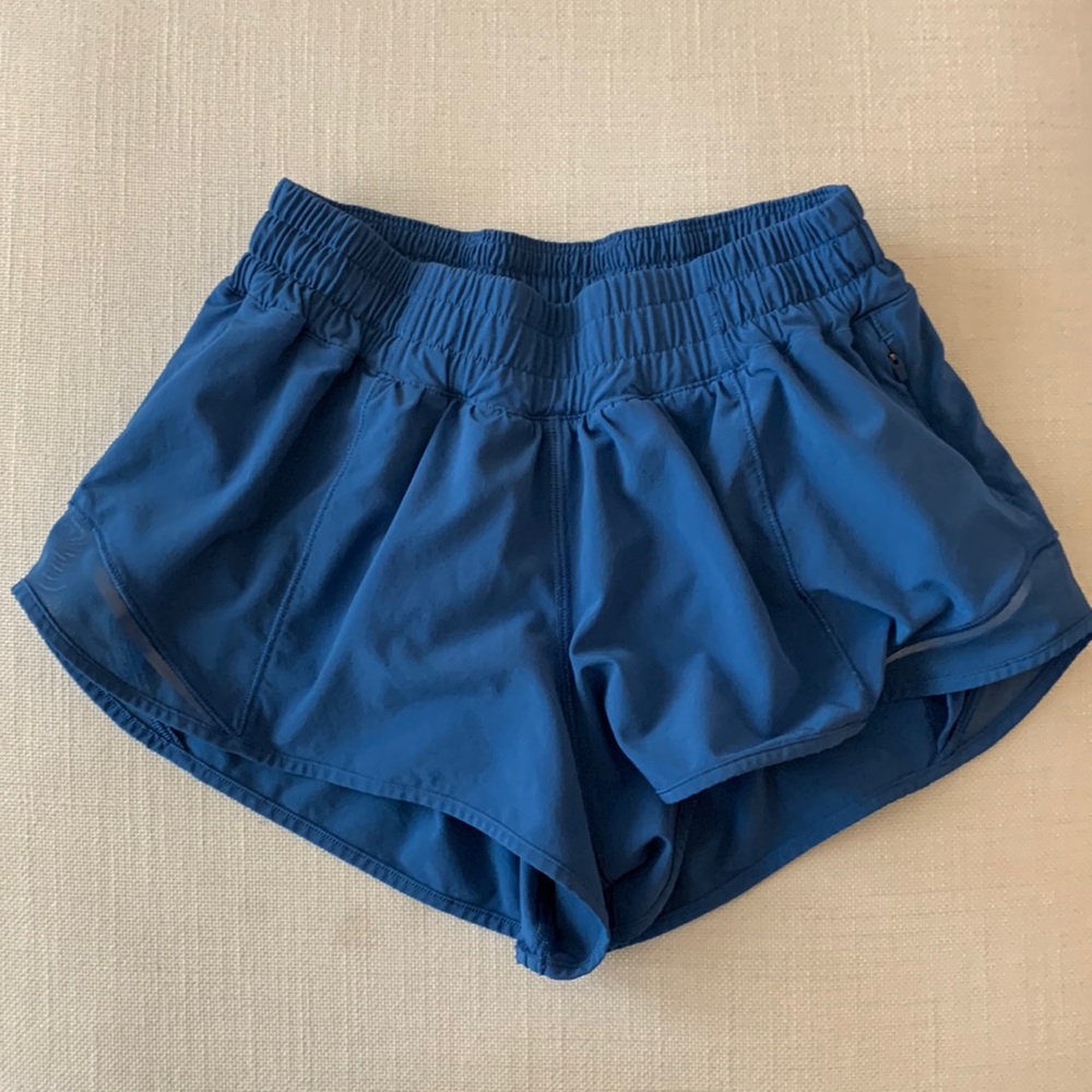 Lululemon Hotty Hot Low-Rise Lined Short 2.5"